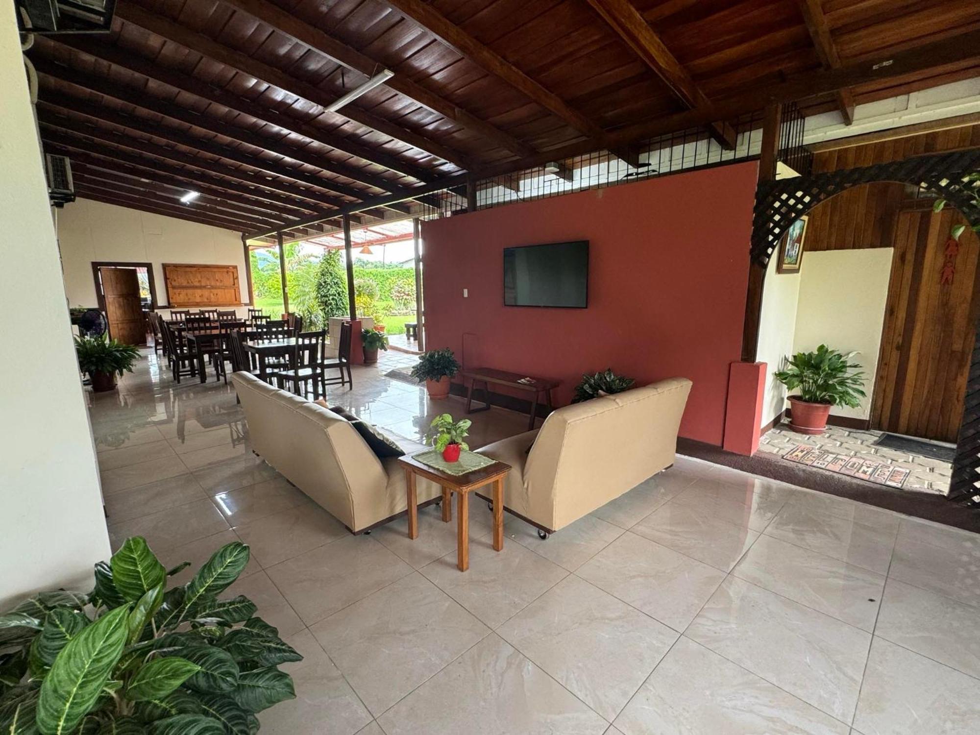 Hotel Befox Adventure La Fortuna Exterior foto